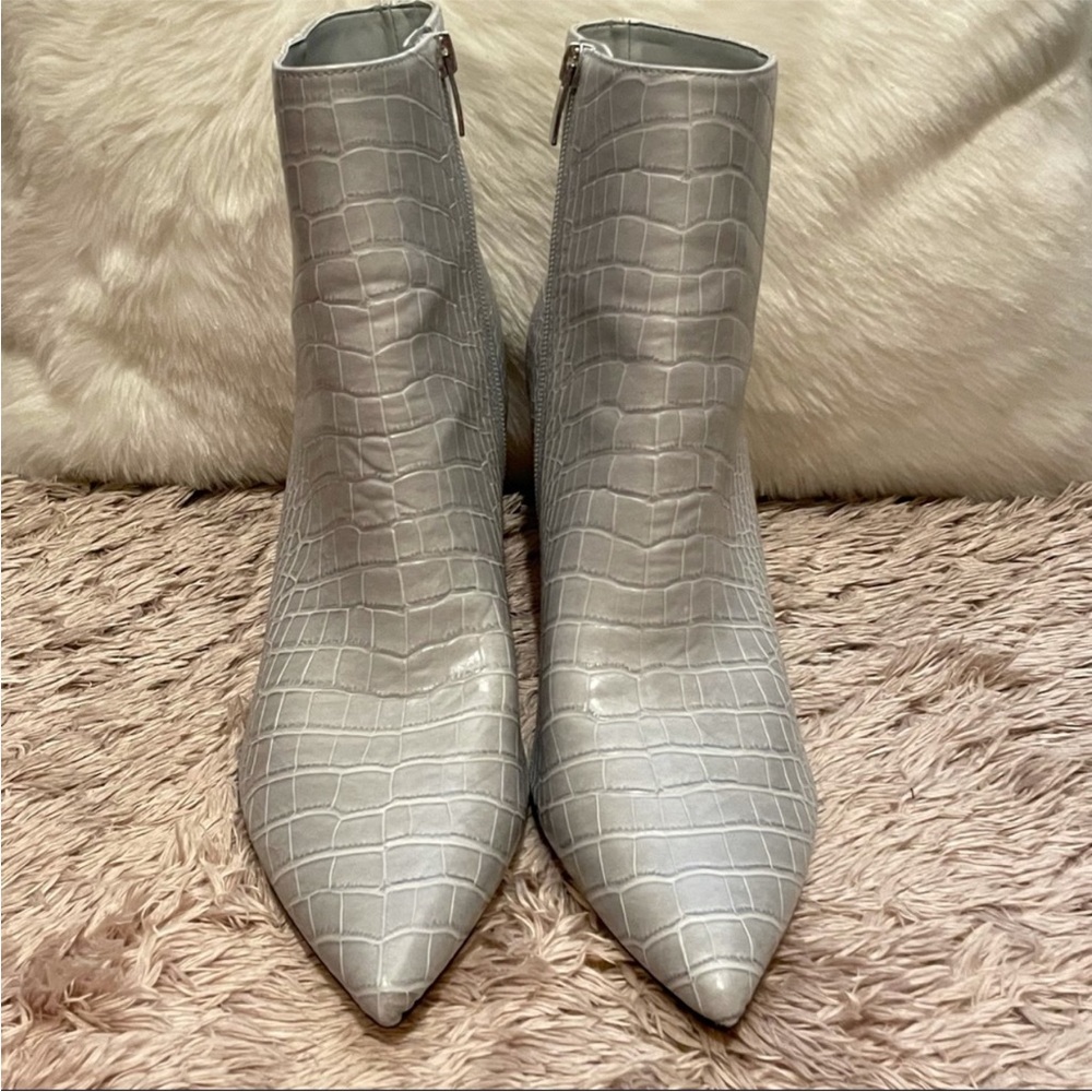 Nine West Hayla Gray Crocodile Faux Leather Heeled Ankle Booties Size 12